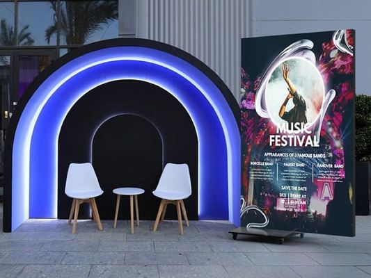 Εξοικονόμηση ενέργειας, Διπλής όψης LED οθόνη αφίσας υψηλής φωτεινότητας, Πολύχρωμος πολυλειτουργικός τοίχος βίντεο διαφήμισης