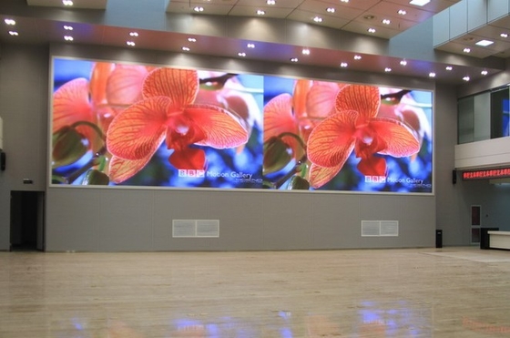 Ανθεκτικό τηλεοπτικό γραφείο 320×160mm 3840hz τοίχων επίδειξης των εσωτερικών οδηγήσεων Longda