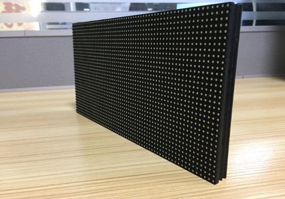 Εξωτερικές οθόνες βίντεο LED 1R1G1B 3 σε 1 P4mm οθόνη LED προσαρμοσμένη